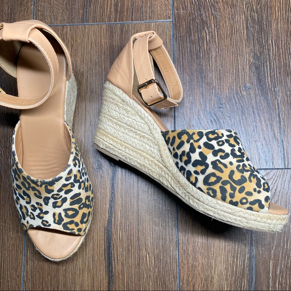 Espadrille leopard print ankle strap wedge sandal size 8.5